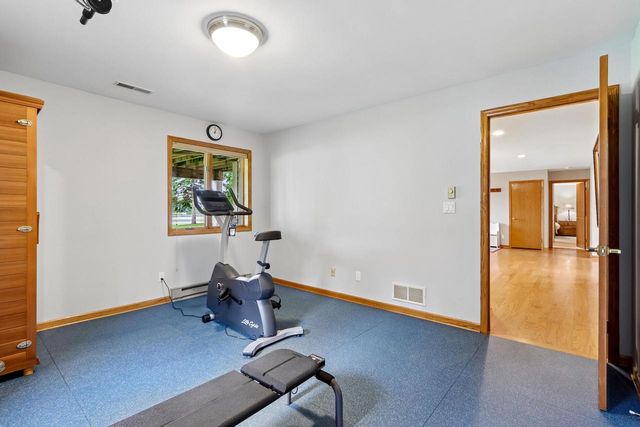 N61W37631 Parkview DRIVE, Oconomowoc, WI 53066