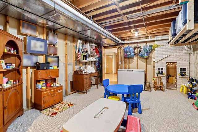 N61W37631 Parkview DRIVE, Oconomowoc, WI 53066