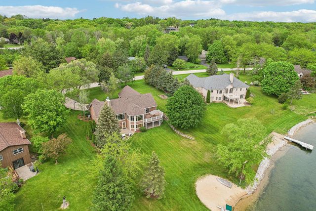 N61W37631 Parkview DRIVE, Oconomowoc, WI 53066