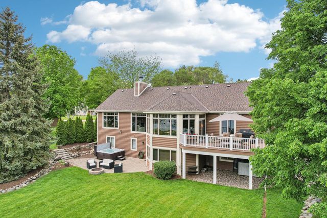 N61W37631 Parkview DRIVE, Oconomowoc, WI 53066