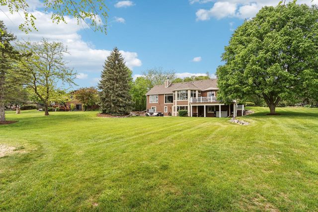 N61W37631 Parkview DRIVE, Oconomowoc, WI 53066