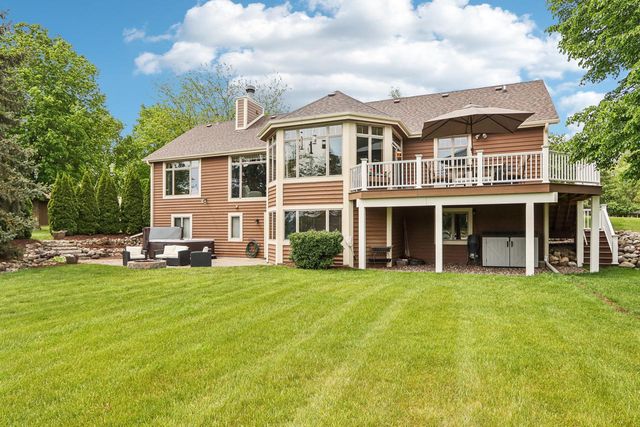 N61W37631 Parkview DRIVE, Oconomowoc, WI 53066