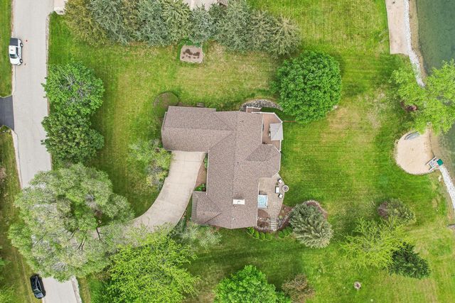 N61W37631 Parkview DRIVE, Oconomowoc, WI 53066