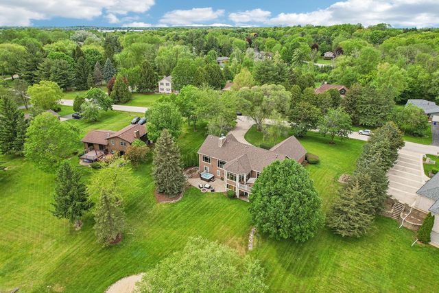 N61W37631 Parkview DRIVE, Oconomowoc, WI 53066