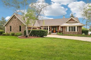 N61W37631 Parkview DRIVE, Oconomowoc, WI 53066