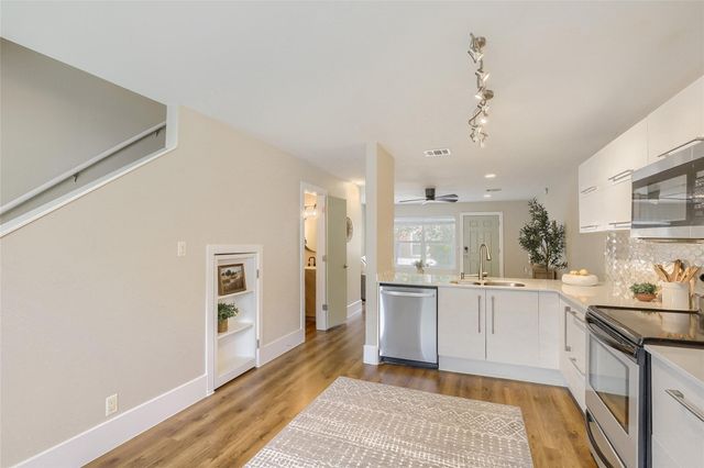 1101 Grove BLVD 306, Austin, TX 78741