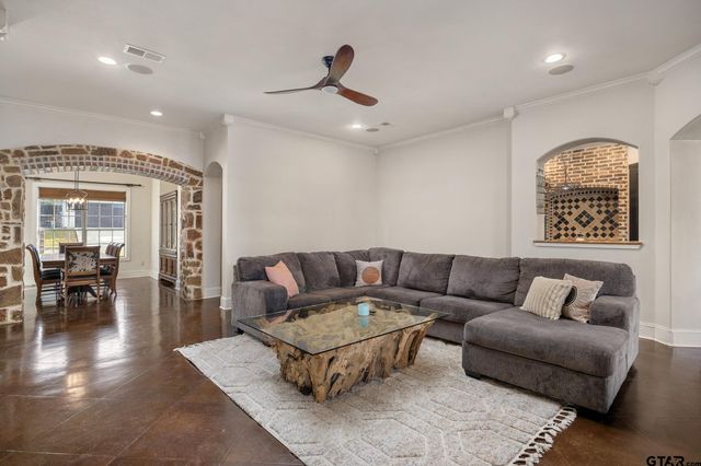 7107 Butterfly Creek, Tyler, TX 75703