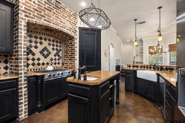 7107 Butterfly Creek, Tyler, TX 75703