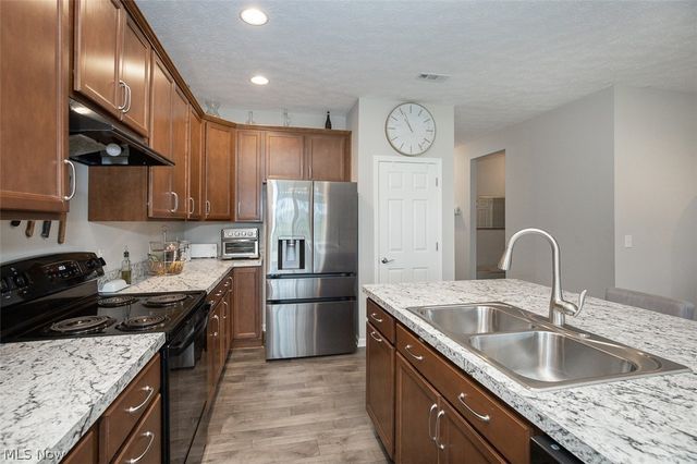 701 Cedar Crest Drive, Elyria, OH 44035