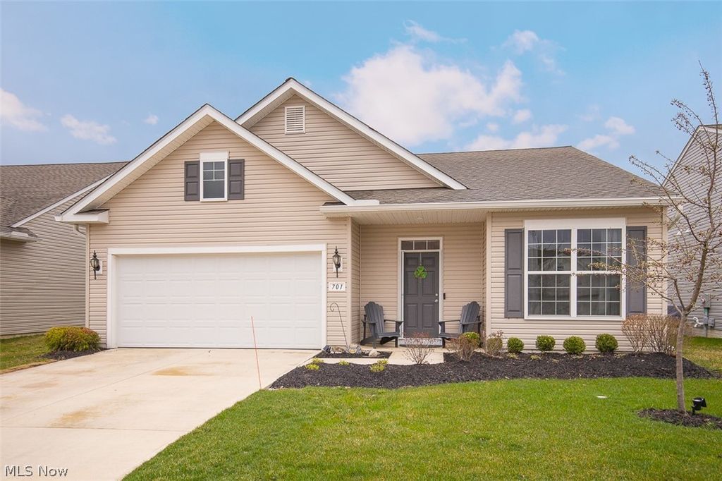701 Cedar Crest Drive, Elyria, OH 44035