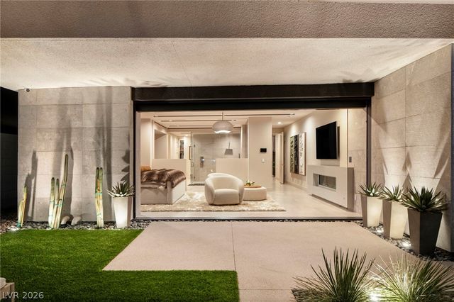 805 Dragons Eye Drive, Henderson, NV 89012