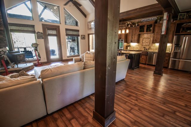 794 Private Road 7219, Jefferson, TX 75657