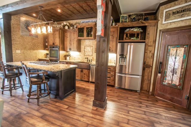 794 Private Road 7219, Jefferson, TX 75657