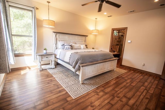 794 Private Road 7219, Jefferson, TX 75657