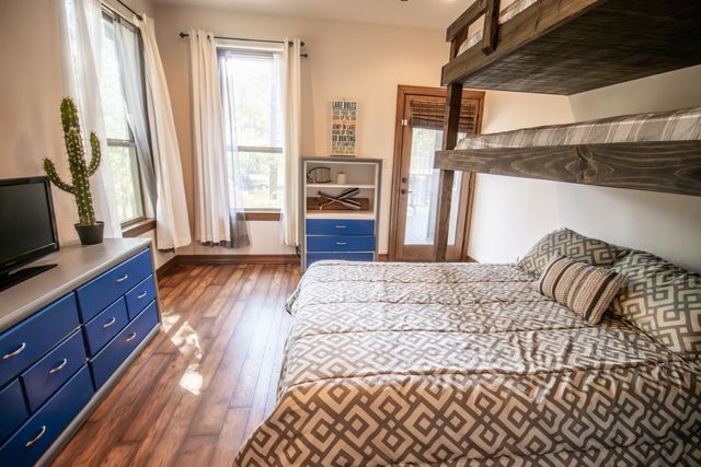 794 Private Road 7219, Jefferson, TX 75657