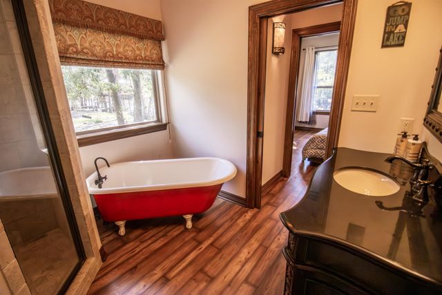 794 Private Road 7219, Jefferson, TX 75657