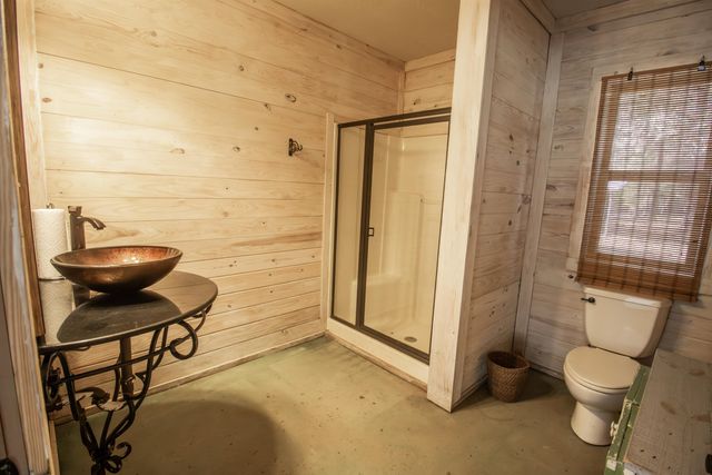 794 Private Road 7219, Jefferson, TX 75657