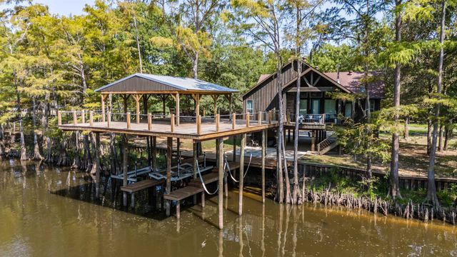 794 Private Road 7219, Jefferson, TX 75657