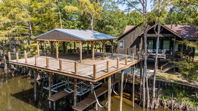 794 Private Road 7219, Jefferson, TX 75657