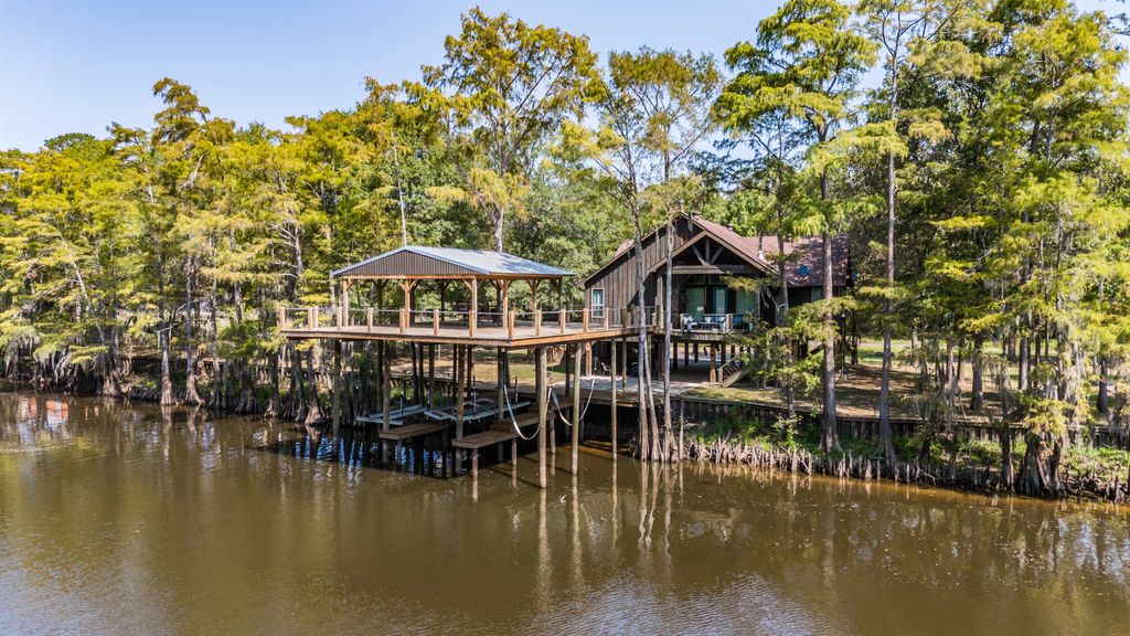 794 Private Road 7219, Jefferson, TX 75657