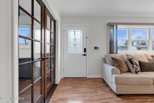 31 Colgate Drive, Toms River, NJ 08757