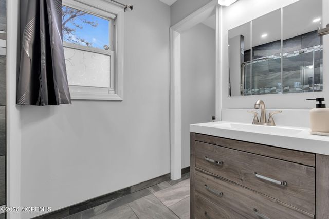 31 Colgate Drive, Toms River, NJ 08757