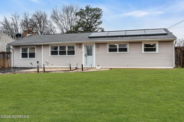 31 Colgate Drive, Toms River, NJ 08757