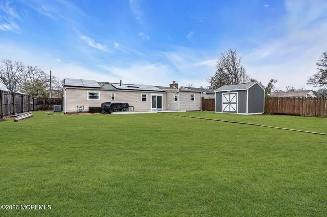 31 Colgate Drive, Toms River, NJ 08757