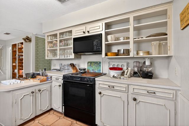 2306 Tennessee St, Longview, TX 75605