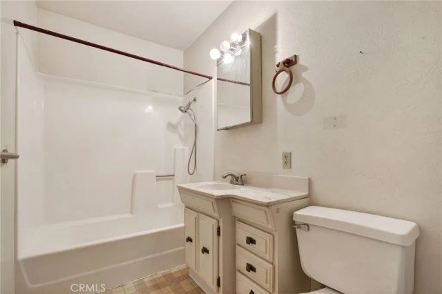 979 Old Woman Springs Road, Yucca Valley, CA 92284