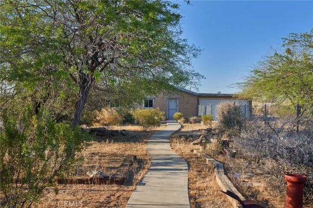 979 Old Woman Springs Road, Yucca Valley, CA 92284