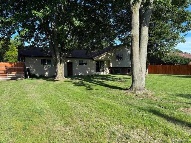 46365 Community Center Drive, Chesterfield, MI 48047