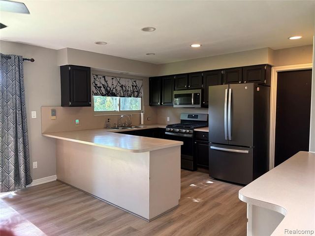 46365 Community Center Drive, Chesterfield, MI 48047