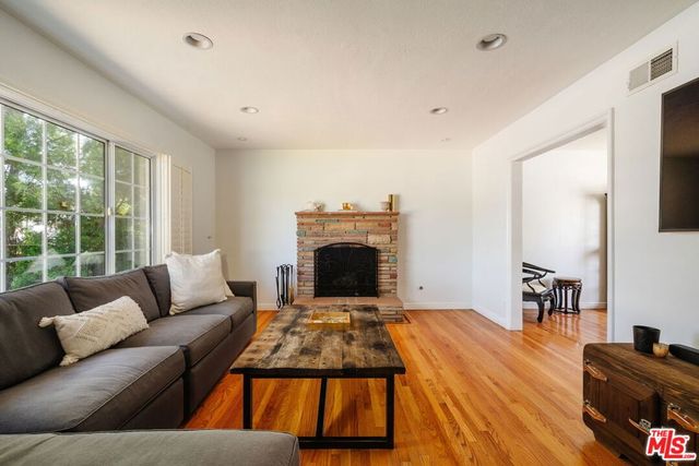 5357 Bevis Avenue, Sherman Oaks, CA 91411