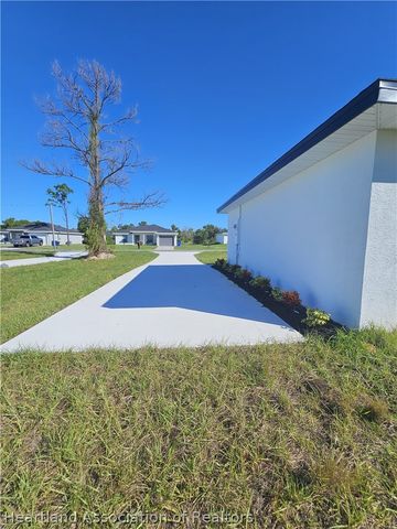 211 Islamorada Street NE, Lake Placid, FL 33852
