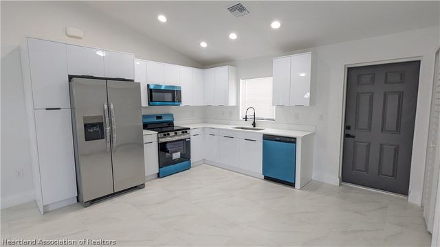 211 Islamorada Street NE, Lake Placid, FL 33852