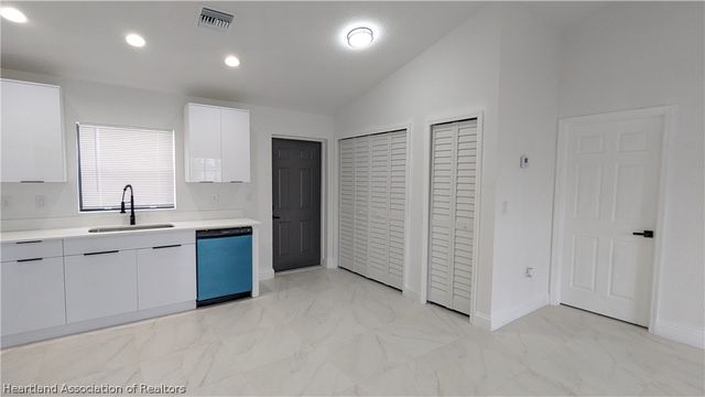 211 Islamorada Street NE, Lake Placid, FL 33852