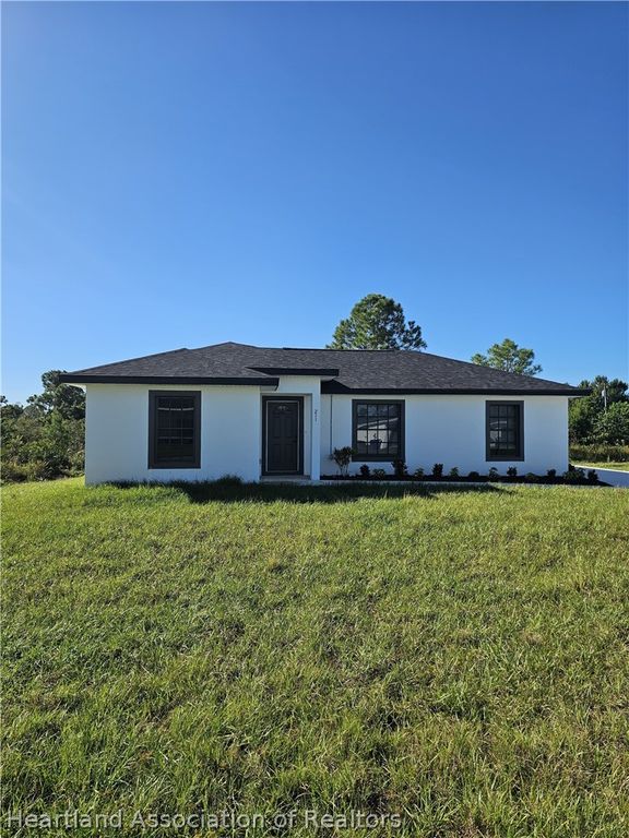 211 Islamorada Street NE, Lake Placid, FL 33852