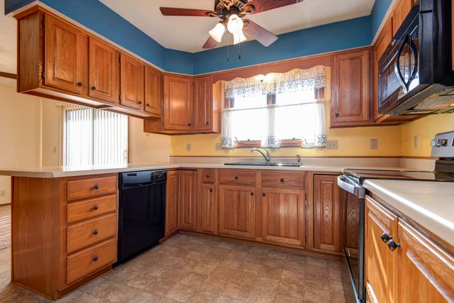 592 E Hillwallen Place, Nixa, MO 65714