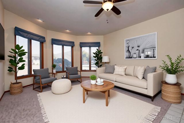 592 E Hillwallen Place, Nixa, MO 65714