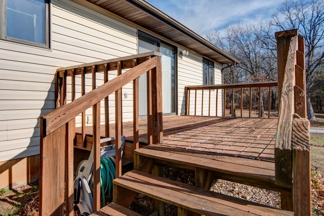592 E Hillwallen Place, Nixa, MO 65714