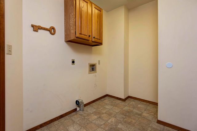 592 E Hillwallen Place, Nixa, MO 65714