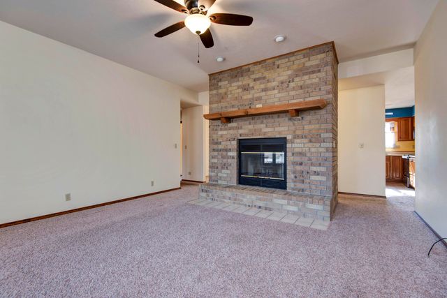 592 E Hillwallen Place, Nixa, MO 65714