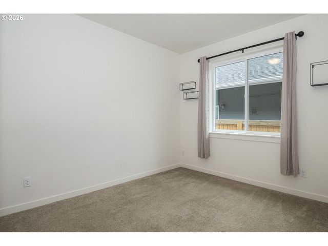 148 Nw LIBERTY Ln, Estacada, OR 97023