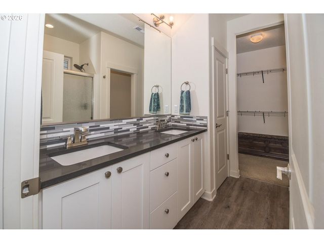 148 Nw LIBERTY Ln, Estacada, OR 97023