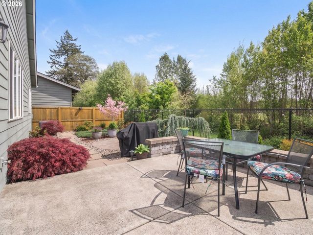 148 Nw LIBERTY Ln, Estacada, OR 97023