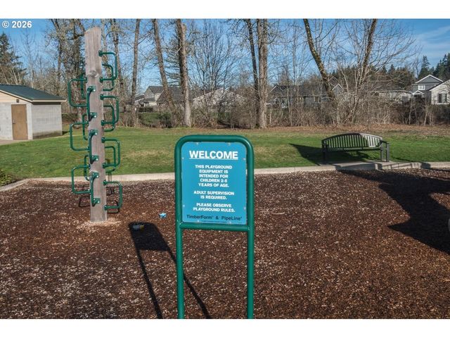 148 Nw LIBERTY Ln, Estacada, OR 97023