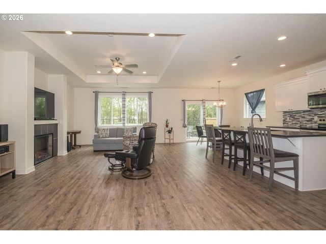 148 Nw LIBERTY Ln, Estacada, OR 97023
