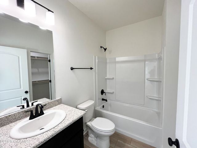 400 Parkington Court, Lafayette, LA 70507