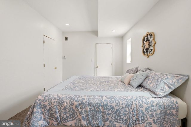 112 N 8TH ST, Vineland, NJ 08360